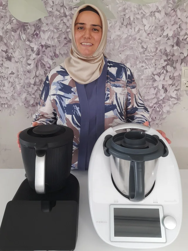 Zehra Mutahhara Biçen, kendi Thermomix cihazlarıyla
